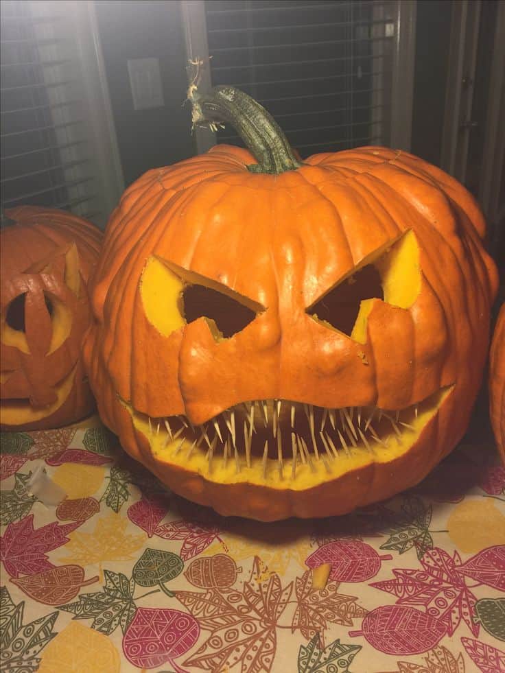 horror scary halloween carving